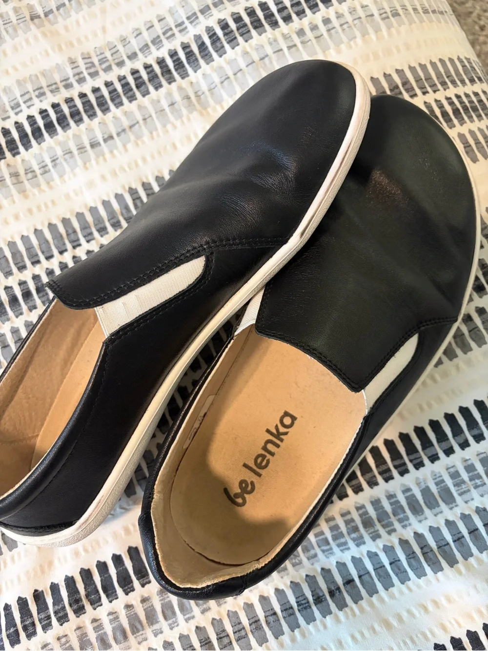 be lenka Eazy Black Slip-On Sneakers unisex size 43